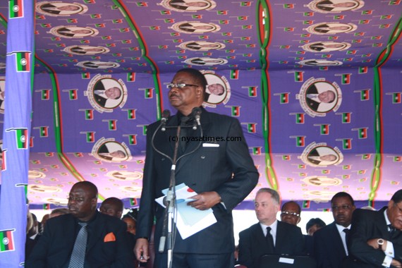 peter muthrika at bingu funeral