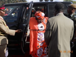 Banda arriving at the rally,