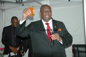 Khumbo Kachali proposes a toast cerebrating 100 days of her Presidency at the m