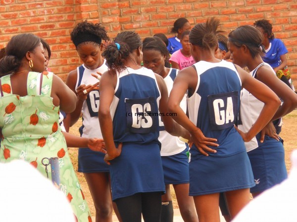 MTL Queens in pep talk on recess time