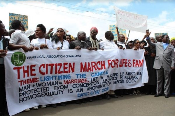Protesters march to parliament - Photo (C)Stanley Makuti