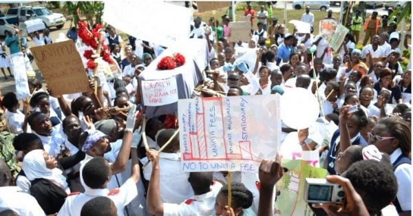 KCN studens hold demo