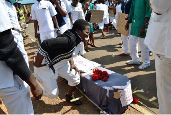 The students pretend to be mourning fees hike 