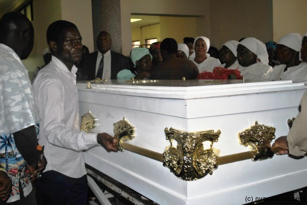 A casket caring the remains of Livunza at college of medicine in Blantyre – Pic by Kenneth Jali  - Mana ©