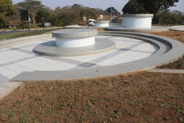 A new roundabout on Presidential Way in City Centre Lilongwe constructed bt BeautIfy Malawi Trust. Pic . Govati Nyirenda Man