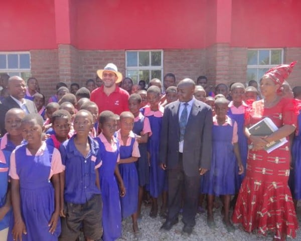 A pose with pupils of Salima LEA