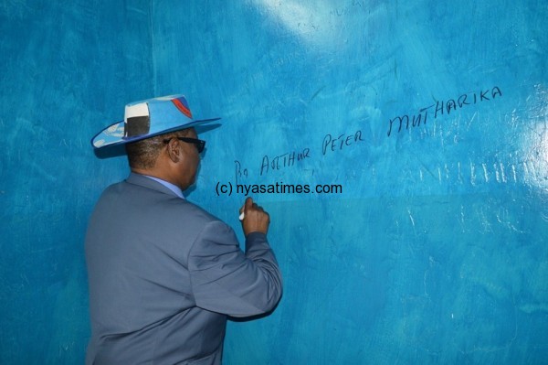Mutharika: Writting the walls of his jail cell