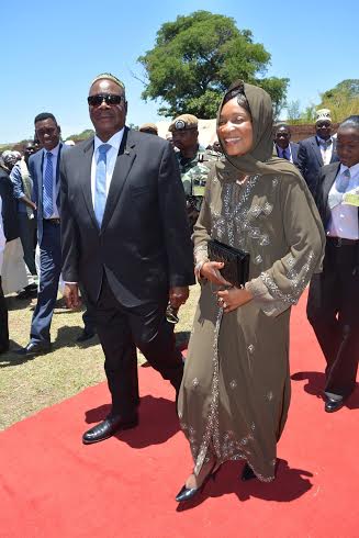 APM and the First Lady arriving at the prayers