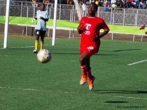 Abraham Kamwendo chasing for the ball....Photo Jeromy Kadewere
