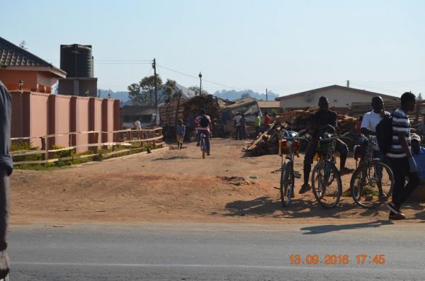 Access blocked! People driving cannot access homes