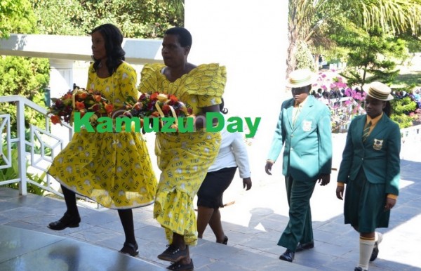 >UDF women lead Kamuzu Academy students to lay their wreaths at the tombstone
