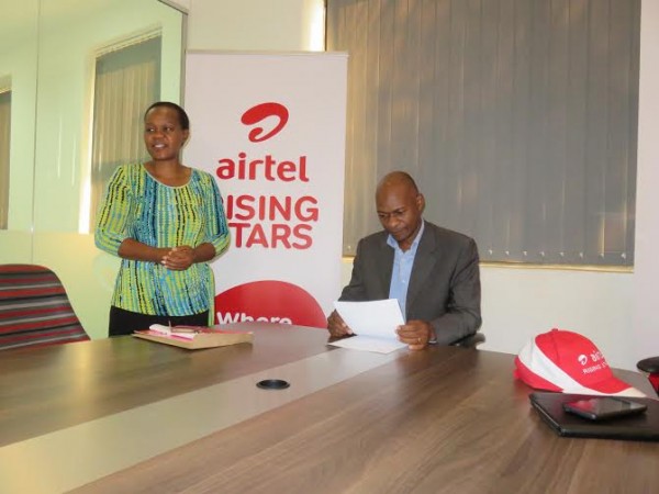 Airtel's PRO Edith Tsirizani welcoming journalists