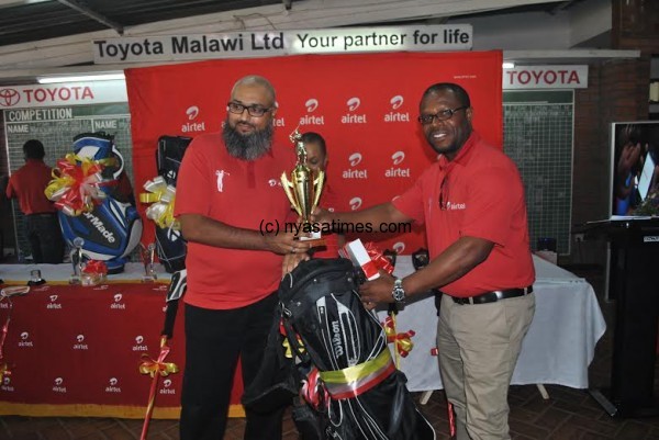 B-Div Champ Waheed Abubaker gets honoured by the sponsors