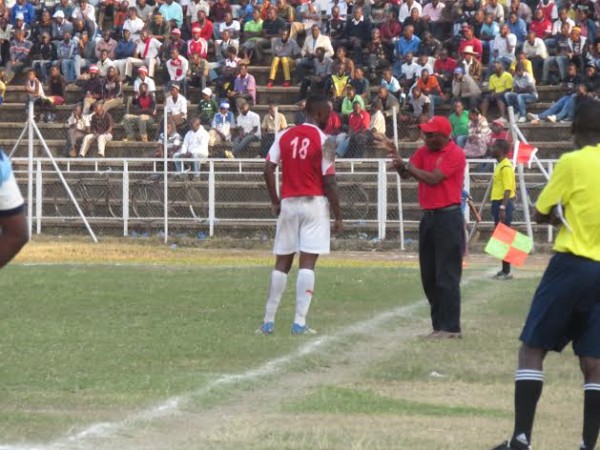 BB coach Nsazurwimo Ramadhan offers tips to Aimable.