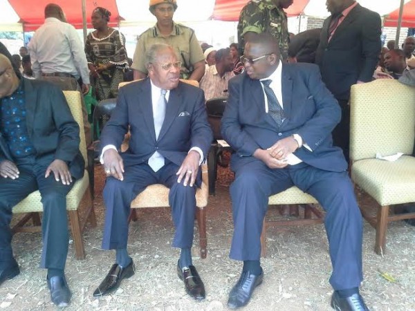 Bakili Muluzi and Khumbo Kachali at the funeral
