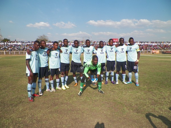 Bankers pose before the final, Pix Alex Mwazalumo 