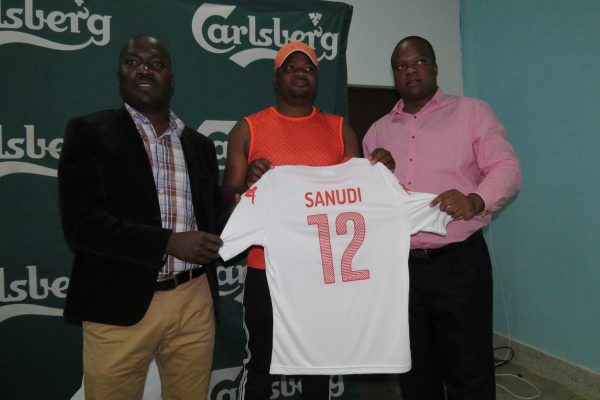 Be Forward Wanderers Team Manager Steven Madeira receiving their jersey from Sponsors.....Photo Jeromy Kadewere