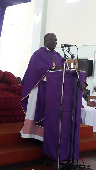 Bishop Msusa leading a  requiem mass for Fr Kaleso