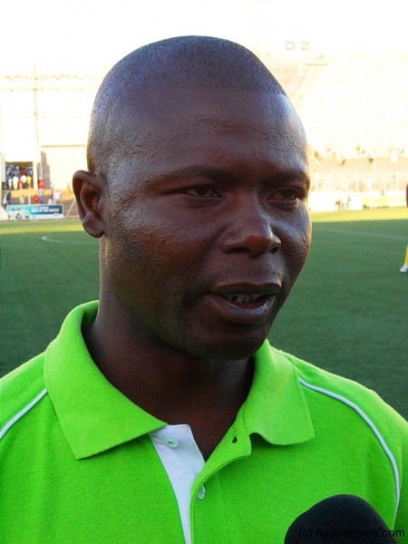 Blantyre United coach Elijah Kananji: Not leaving
