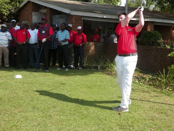 British High Commissioner tees off