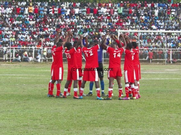 Bullets say a prayer before the game, Pic Leonard Sharra.