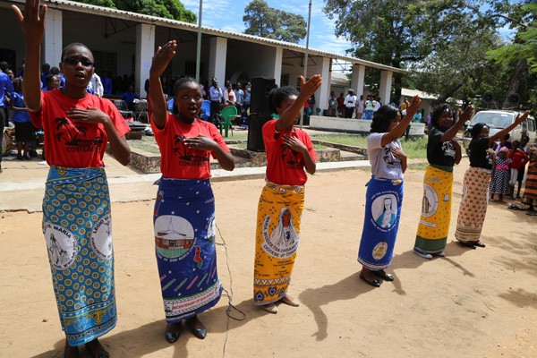 Bunda-College-students-taking-a-lead-in-liturgy-process-