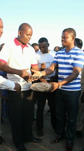 Bushiri presents the donation