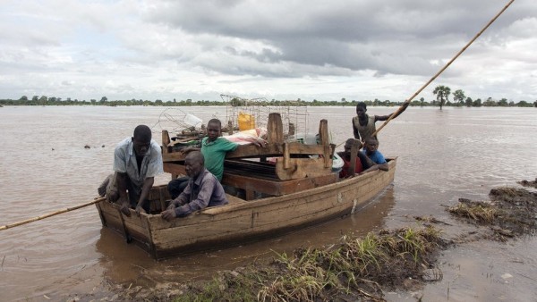 Canoe mode  of  transport