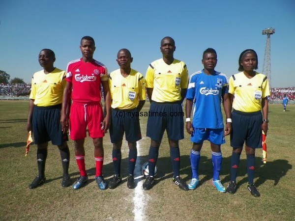 Captains Sankhani Mkandawire and Fran ... tch officials, Pix Alex Mwazalumo