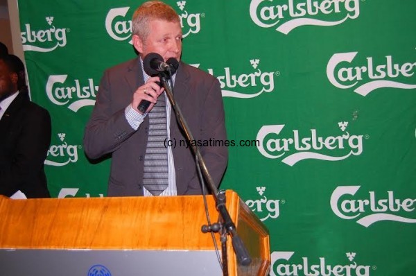 Carlsberg Malawi Allen Mc Innes making his speech....Photo Jeromy Kadewere