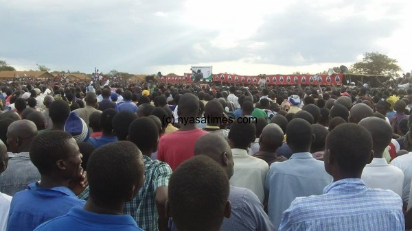 Chakwera addressing crowds in Lilongwe on Sunday
