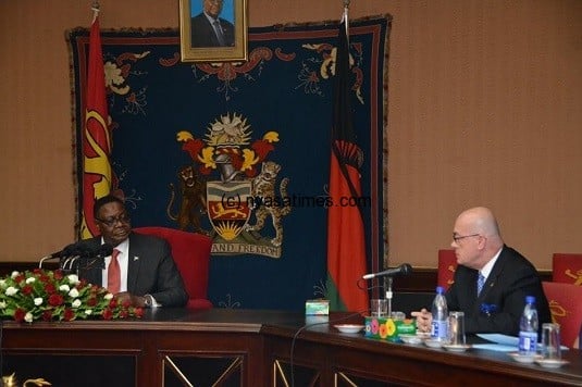 President Mutharika with Ambassador Jackon having talks at Kamuzu Palace