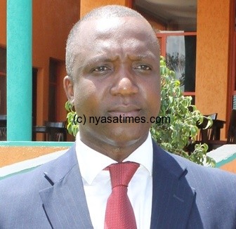 Justice Chifundo Kachale: Recuses himself