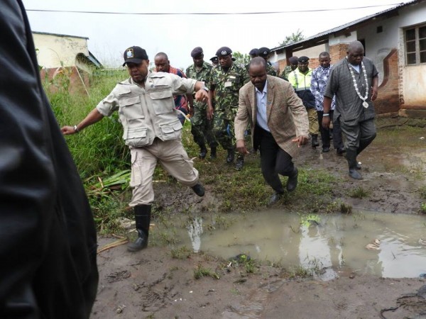 Chilima visists flooded area