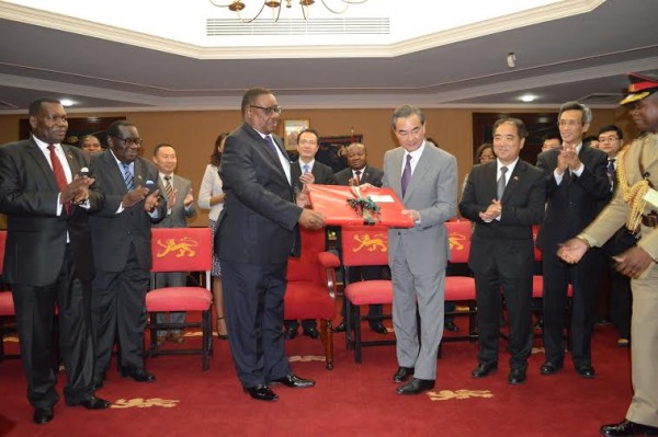 Chinese Foreign Minister Wang Yi brings to Malawi K6.5 billion aid to avert hunger