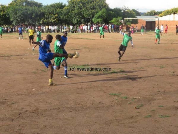 Chiwowa, Sanjiko in action. Chiwowa won the match 2-1