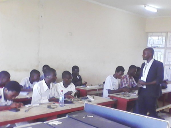 Class of cellphone repairers in session in Lilongwe