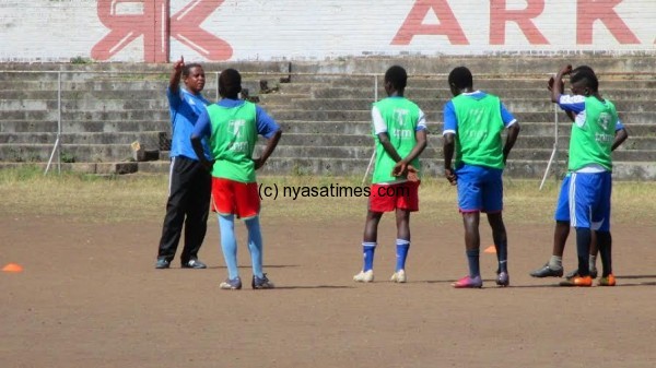 Coach Gerald Phiri giving instructions to his charges.-Photo Jeromy Kadewere, Nyasa Times