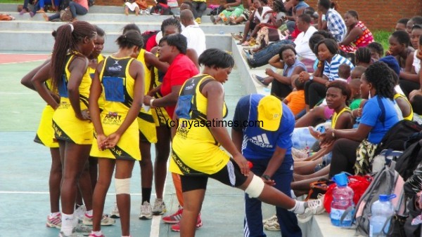 Coach Mary Waya doing some pep talk.....Photo Jeromy Kadewere