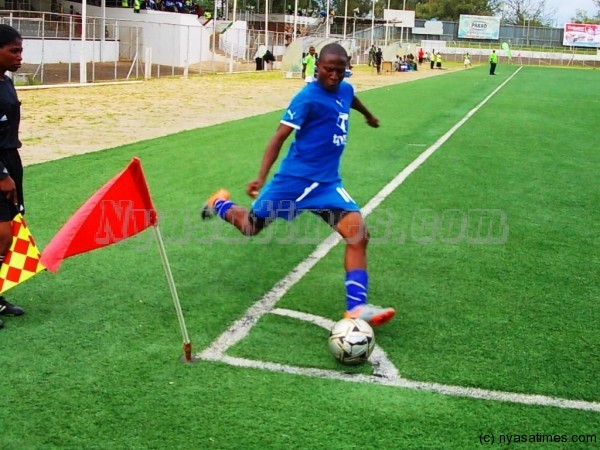 Corner Kick from Cuthebert Sinetre___Photo Jeromy Kadewere