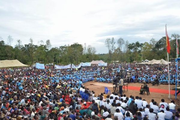 Crowds listening to Mutharika at Mulanje