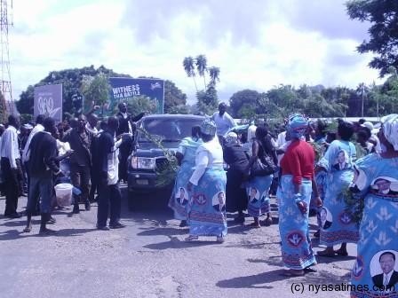 DPP supporters chanting for Peter Mutharika.-Photo by Maurice Mkahiwe/Nyasa Times