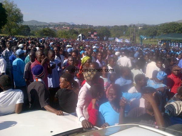Crowds of supporters at Njamba rally