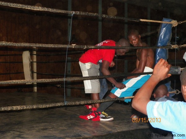Do as I say not as I do, John Masamba tips Nkoka during bout against Adams, Pic Leonard Sharra