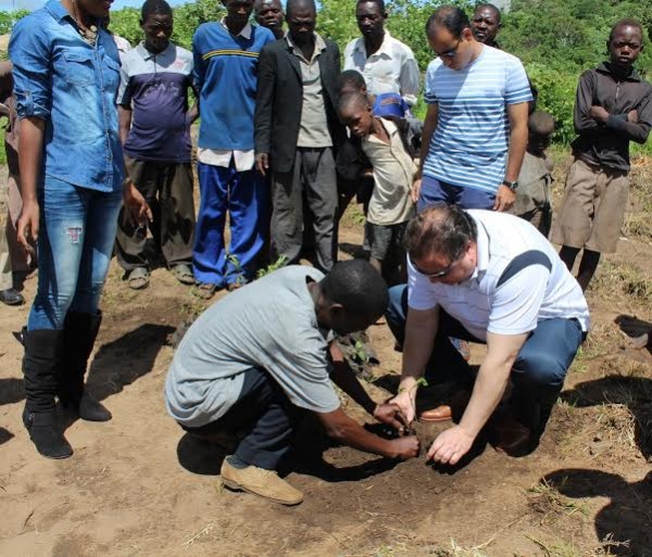El-Adawy and a member of the community planting a tree -Pic b y Roy Nkosi