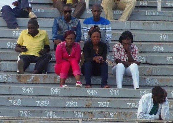 Enjoying-the-procedings-from-biafra-stands...Photo-Jeromy-Kadewere