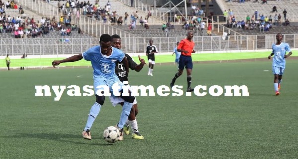 Ernest Tambe shielding the ball..Photo Jeromy Kadewere.
