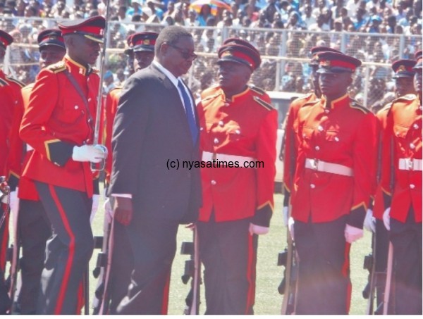 President Mutharika inspecting a guard of honour by Malawi army during his installation