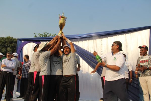 Fattani players lifts the trophy.