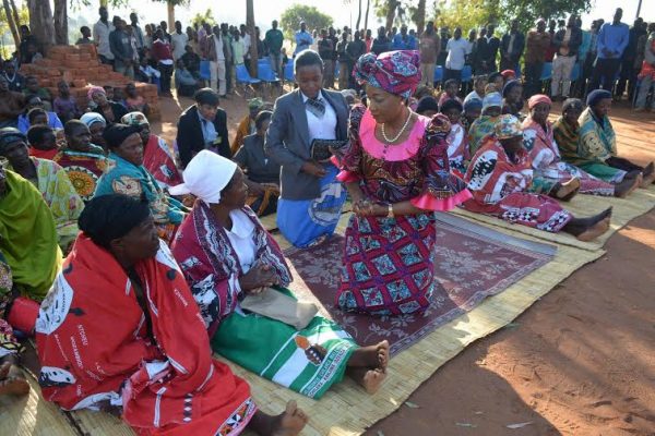 First Lady Getrude Mutharika consoling the Njolomole family